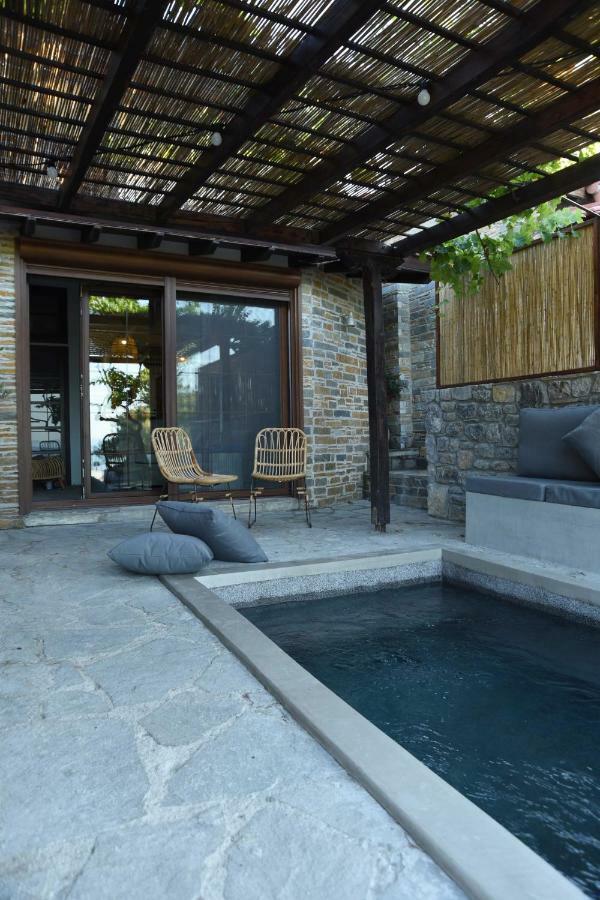 Γεράνι Suite In Ktima Gerostathi Polychrono Exterior photo